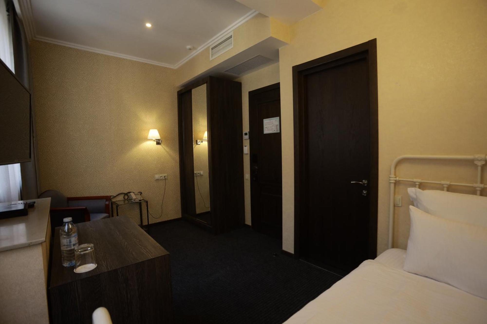 Redline Hotel 第比利斯 外观 照片