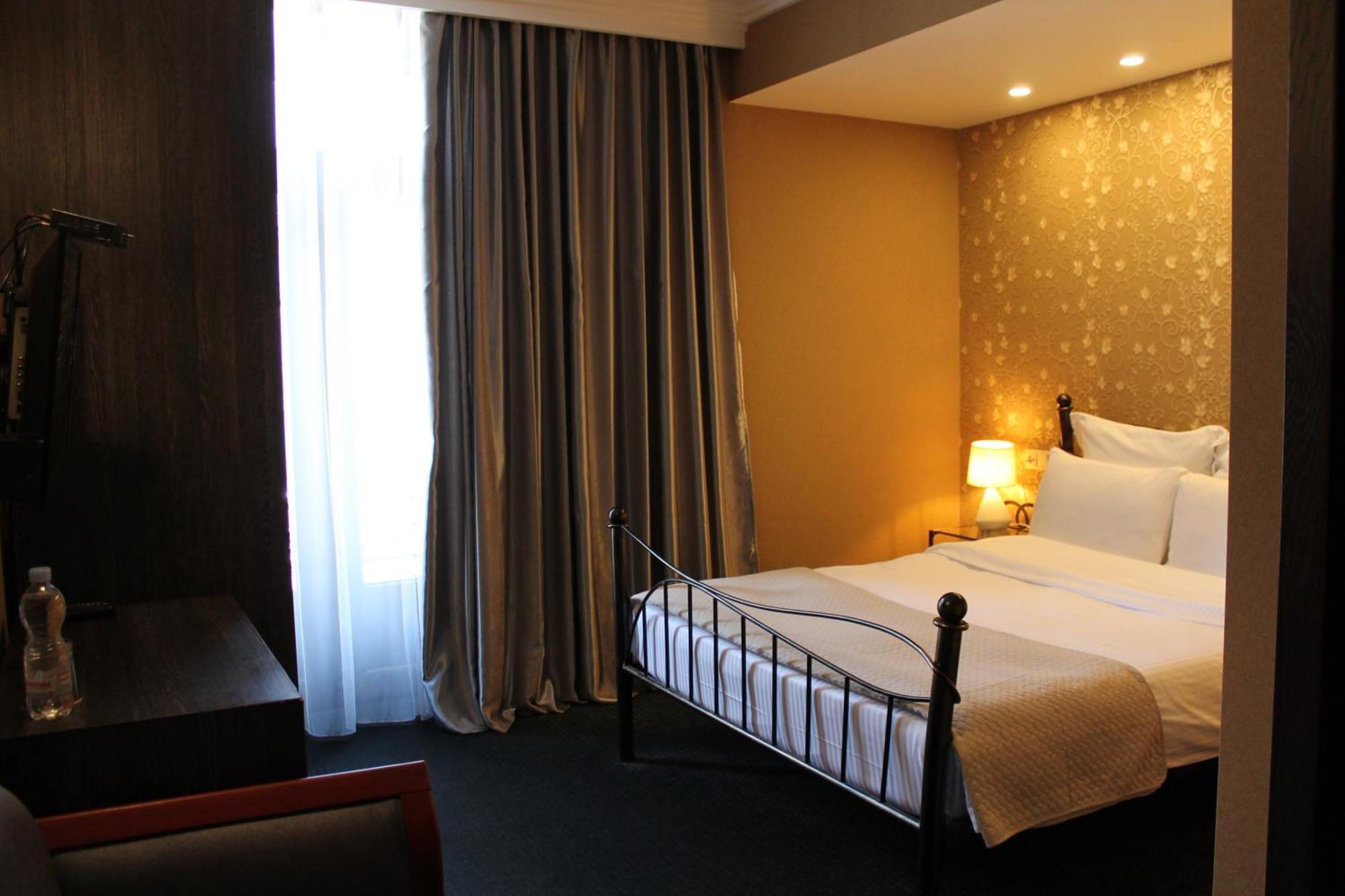 Redline Hotel 第比利斯 外观 照片